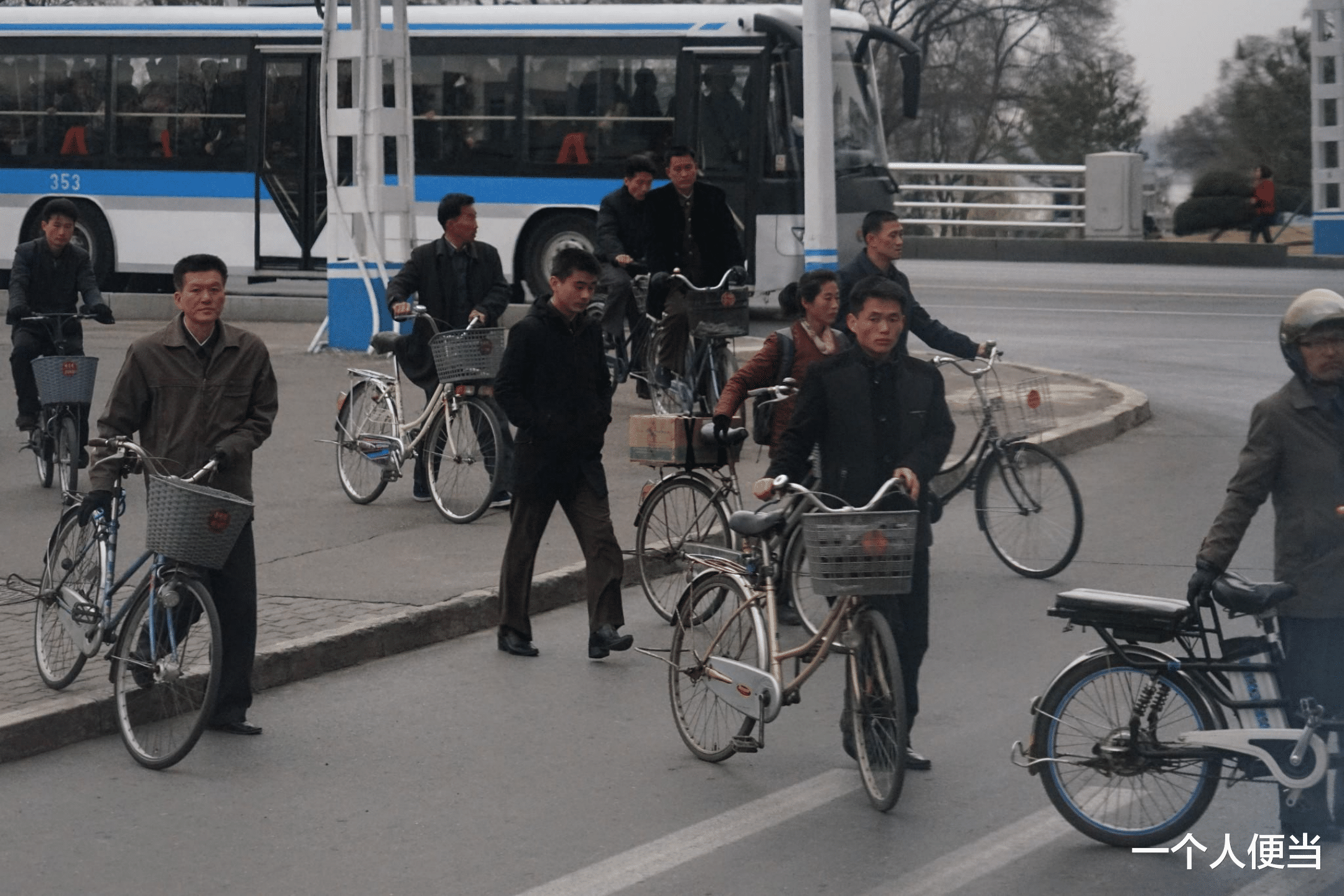 美国|朝鲜的有趣故事，高楼大厦干净街道，反而没人逛街