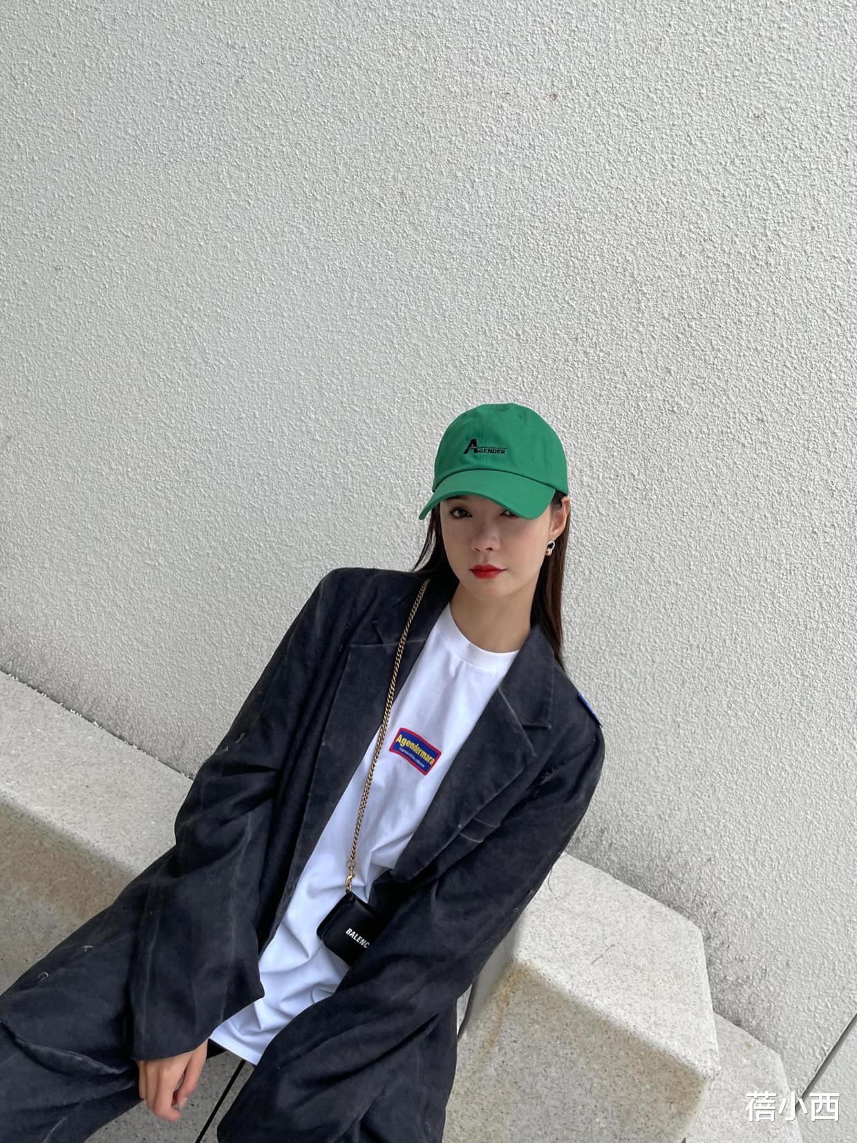 蓓小西|沈梦辰才是“时髦精”代表,穿宽松西装套装配棒球帽,照穿时髦爆