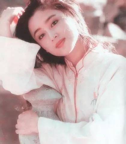 杨紫|娱乐圈公认最摄人心魄的36张脸，愿时光倒回去！