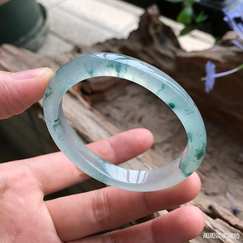 翡翠手镯|什么样的翡翠手镯，不能买？