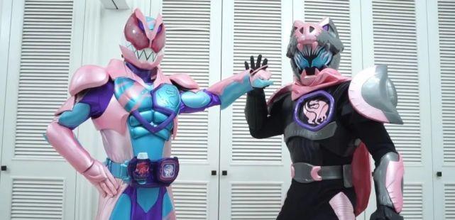 |假面騎士Revice：官方再次放出兩個視頻，Vice玩禮拜四梗