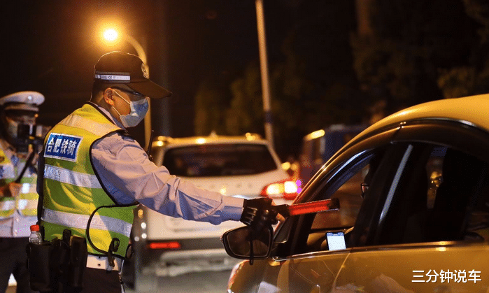 上午喜提新车,下午驾车冲撞村委会,到底发生了什么