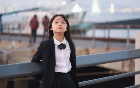 整容|“小芈月”2岁出道年入百万，因太漂亮被禁止整容，如今长成这样