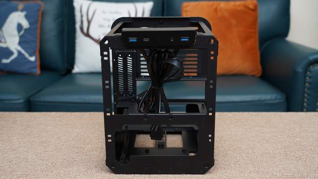显卡|显卡太贵买不起？用AMD 5700G打造了一台能玩暗黑二重制版的ITX主机