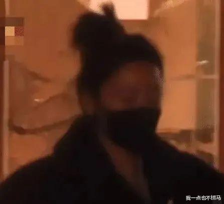 张天爱|刺激！性感女星私下聚会，投怀送抱多位男领导，为了红放的真开