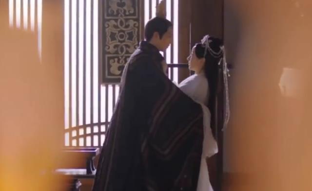 陈小纭|陈小纭的副线cp超杨幂，观众评“那谁”看得尴尬，内涵杨幂太嚣张