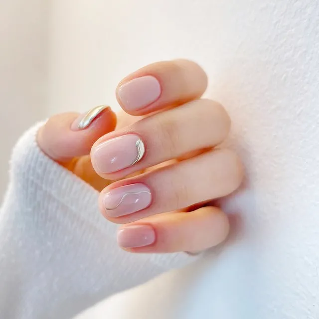 美甲|简约不花哨的INS风美甲，很高级~