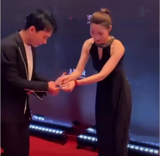 郭麒麟|面对贴脸的“嫌弃”，我又一次见证了郭麒麟的顶配教养