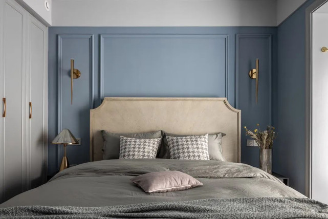 |89平现代风阳台部分纳入主卧，为女屋主的梳妆台创造了地盘