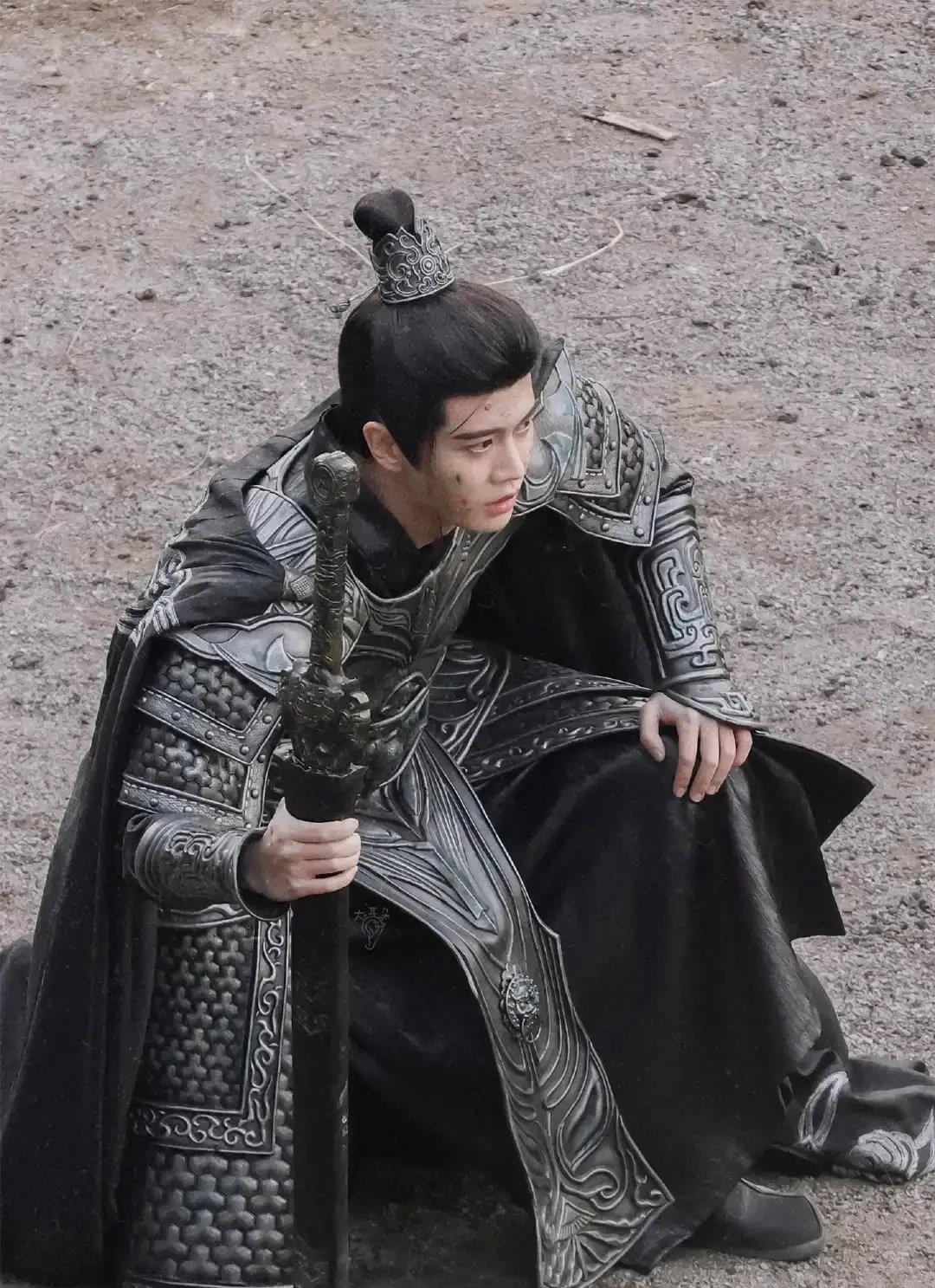 任嘉伦|永远在封神的路上自我挑战，周生之后又有新期待，新作更吸睛