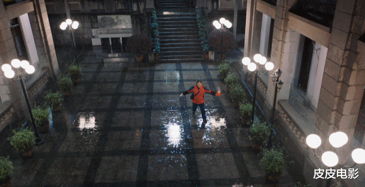 钟汉良|拿下3个第一，没想到年底这部压轴电影，拍出了人世间最美5个拥抱