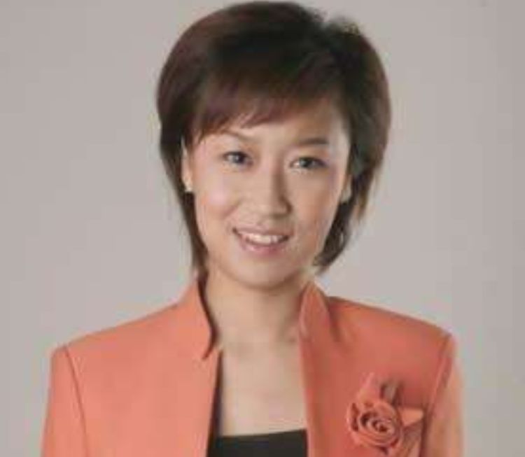 主持人|她是最惨主持，结婚不到一天，就不幸去世，丈夫守寡至今