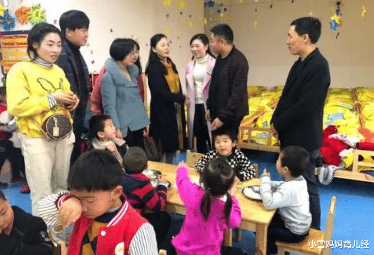 小雪妈妈育儿经|幼儿园老师晒工资单,抱怨“工资低”,家长不领情认为老师不知足