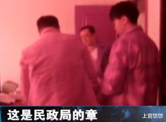 上官悠悠 伪造500枚“公章”，现身家庭作坊，涉嫌金额近10万元！