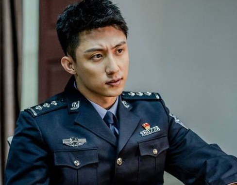 大红狗克里弗|王一博再次接演“大男主”剧，女主实力不俗，热剧无疑了