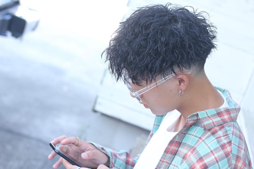 发型 男士发型剪剪烫烫，就是不一样，没想到这么帅