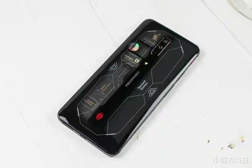 |12月怎么选合适的手机 懂行的人推荐这三款 每一款都高颜值性能强