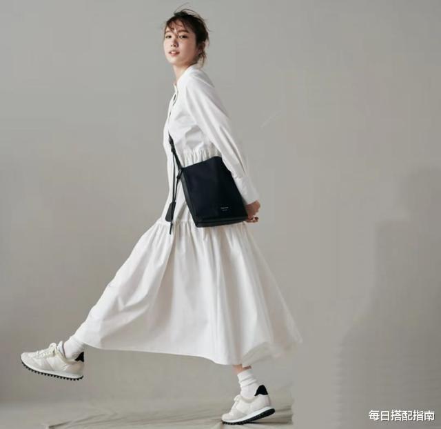 每日搭配指南|身高不到160的女生，建议多穿这3双“显高鞋”，舒适百搭又不累脚