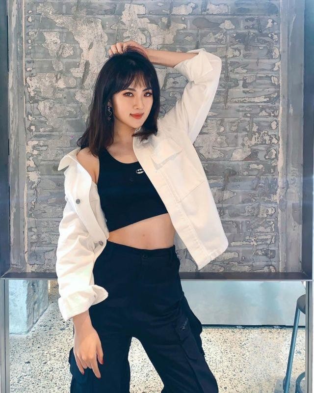 八只爪的猫|华为二公主在女团路上越走越远,穿露腰装宣传节目,比孟晚舟时髦