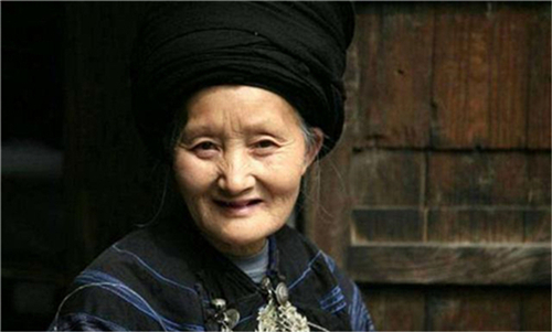 杨炳莲|以美貌出名的压寨夫人杨炳莲，她有多美？快来看她复原后的容貌吧