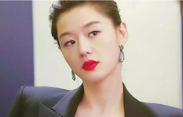 郑爽|郑爽紧急出售上亿空中别墅，为何明星出事都会“破产”，钱哪去了