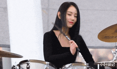 小叶娱记|女朋友把我绿了！当天就赔给了我一个新女朋友，太刺激了