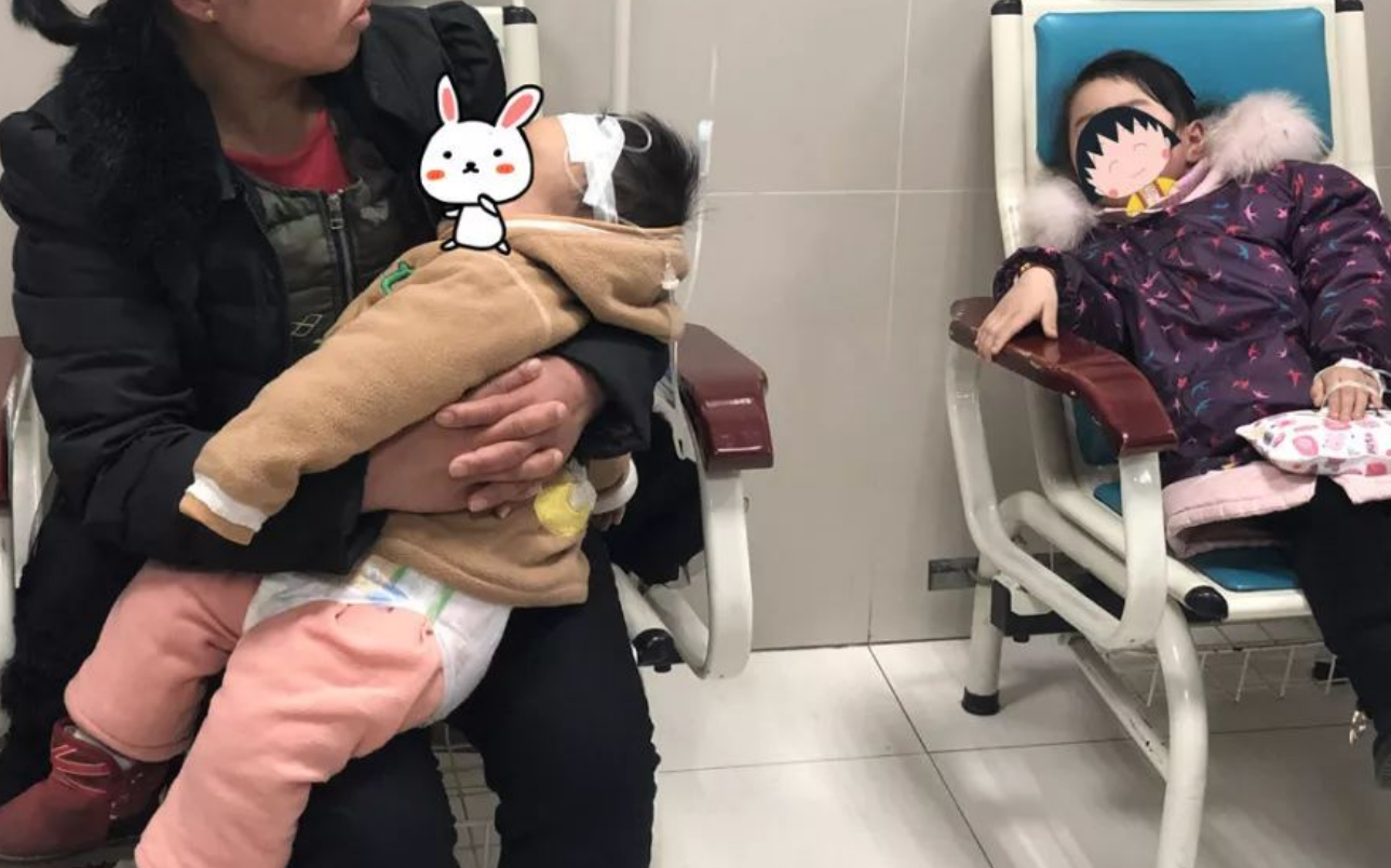 90育儿|宝宝输液“扎头”,宝妈别瞎心疼,其实好处不少,尤其是第二个