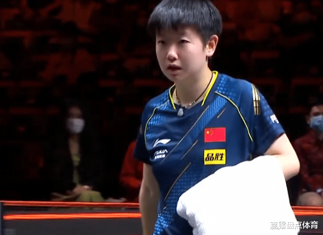 莎莎|不容易！连续3次拿到亚军后，莎莎爆发，4-2成新科世界杯女单冠军