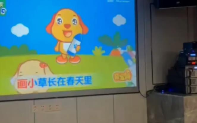 ktv|熊磊带儿子出入娱乐场所，楷楷拿话筒唱儿歌，简直是缩小版老杜