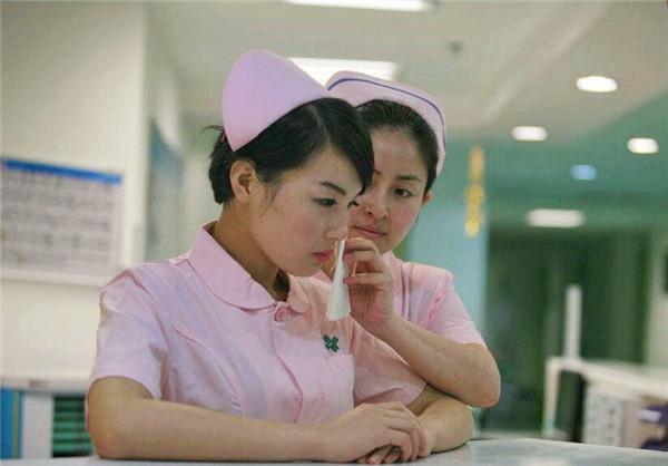 正儿八经说 2013年,那个送孕妇回家却反被迷晕的16岁女护士,后来结局怎样?