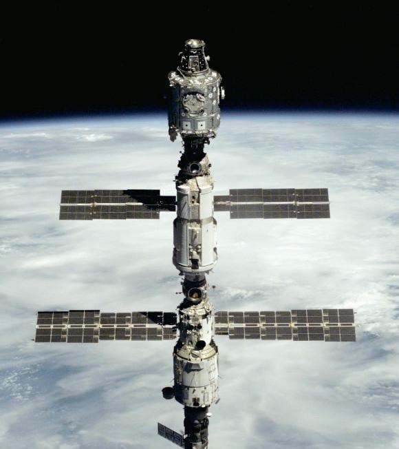  国际空间站被俄罗斯撞歪？中国的天宫也有相似问题，机械臂是关键