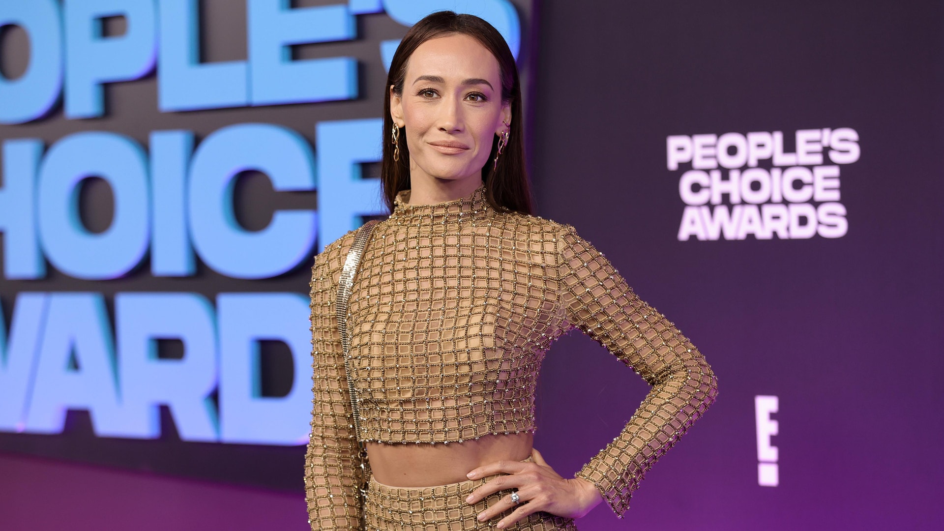 街拍|美国影视评奖出炉:MaggieQ亮相尽显好身材,刘思慕爆冷夺奖