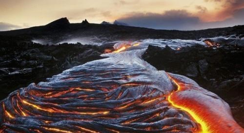 紅蘋果媽咪 若“黃石火山”復(fù)活，爆發(fā)后，或?qū)⒃斐?0億人口的死亡？