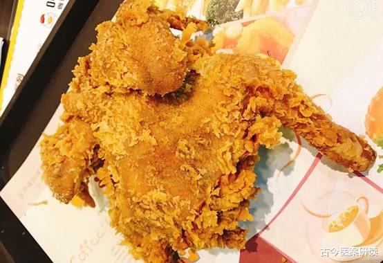 医生|吃一次相当于8斤咸菜，消化内科医生：你若天天吃，胃黏膜或会“烂如渔网”