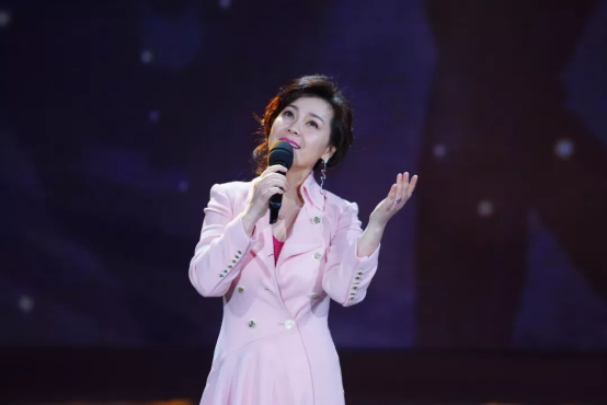 金玉婷|金玉婷:4次登上春晚,被绯闻毁于一旦,46岁用佛法改变自己