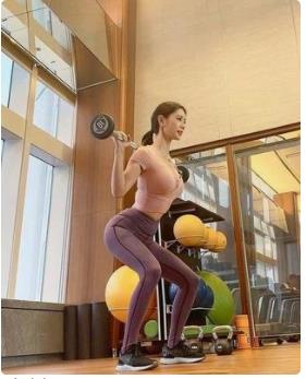 MARRY|别用少女感误导中年女性审美，更别贩卖身材焦虑，活着已经很累了