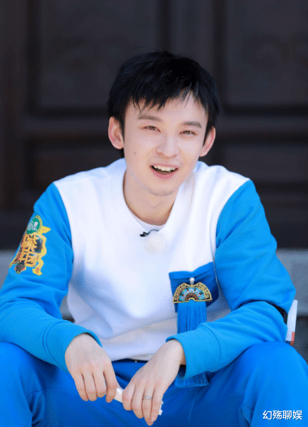 董子健|董子健整天把老婆放在嘴边，为何跟孙怡不办婚礼？