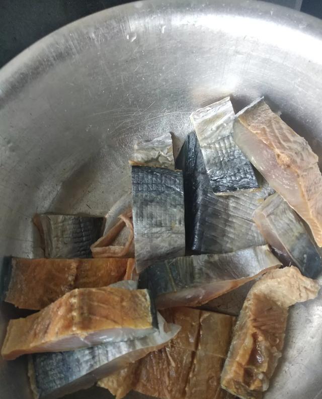 墨羽青春穿搭札记|腌过的咸鱼怎么烧好吃?