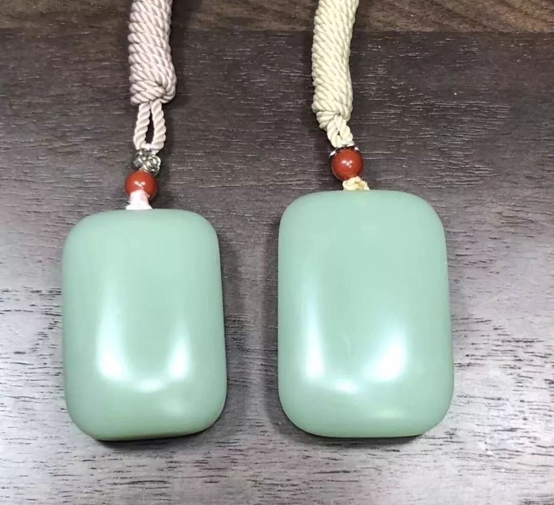 小叶紫檀|说说和田玉的有色料的那些事