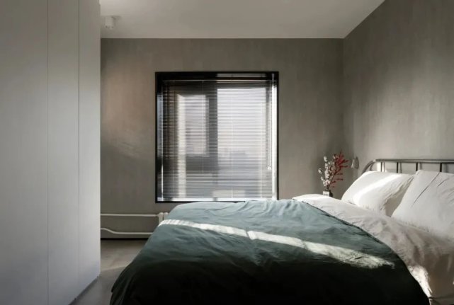 124㎡轻工业风入户洞洞板+挂件墙设计,开放式布局让人眼前一亮