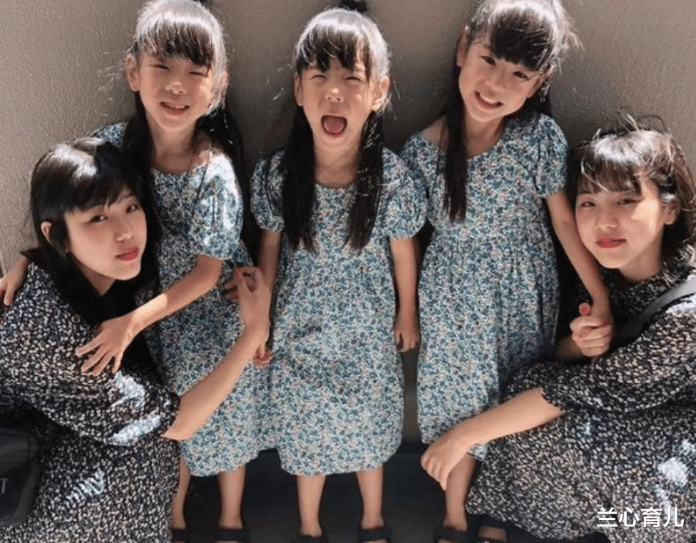 老爷子生2儿8女,繁衍出一屋子外孙,网友:这就是天伦之乐?