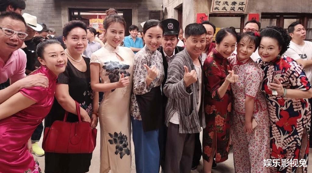 连奕名|《七十二家房客》“韩师奶”的清醒，打了多少中年女演员的“脸”