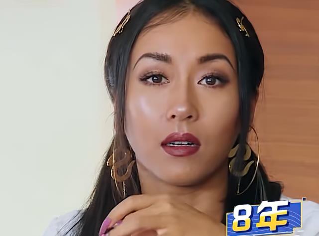 美甲|吉克隽逸的“芭比粉美甲”火了，本以为显黑，看到上手效果：心动