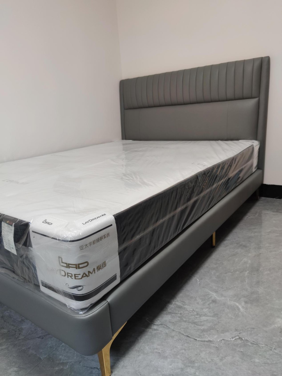 样板间|现代两居轻奢风,每个角落都充满格调!