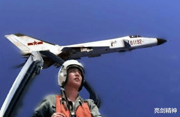 |“海空卫士”王伟牺牲后，他的妻子破例入伍，如今过得怎样？