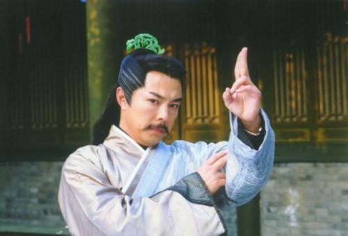 吴启华|同是《倚天屠龙记》，把苏有朋和吴启华版放在一起，差距就出来了