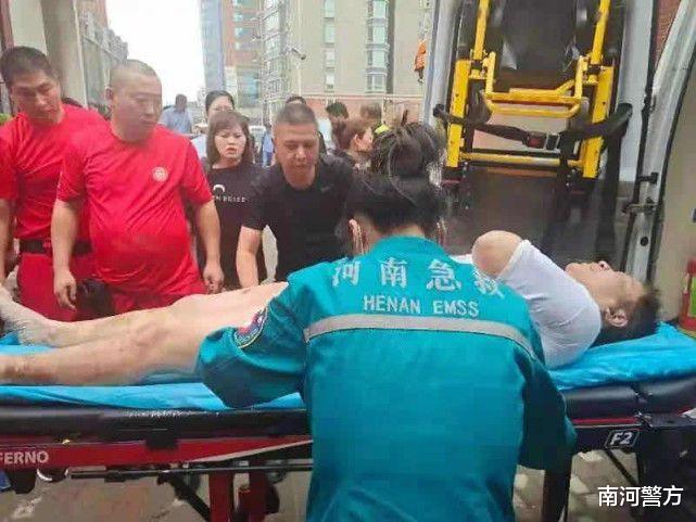 民警 郑州男子被困车库72小时获救：8次想放弃 喝污水续命