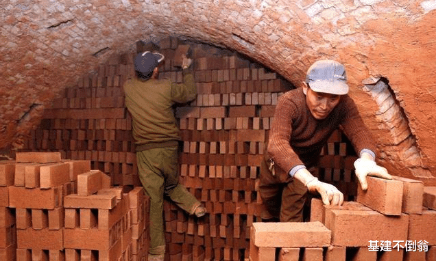 黏土|中国农村天天用的红砖建房，为什么被禁用了？红砖到底有何危害？