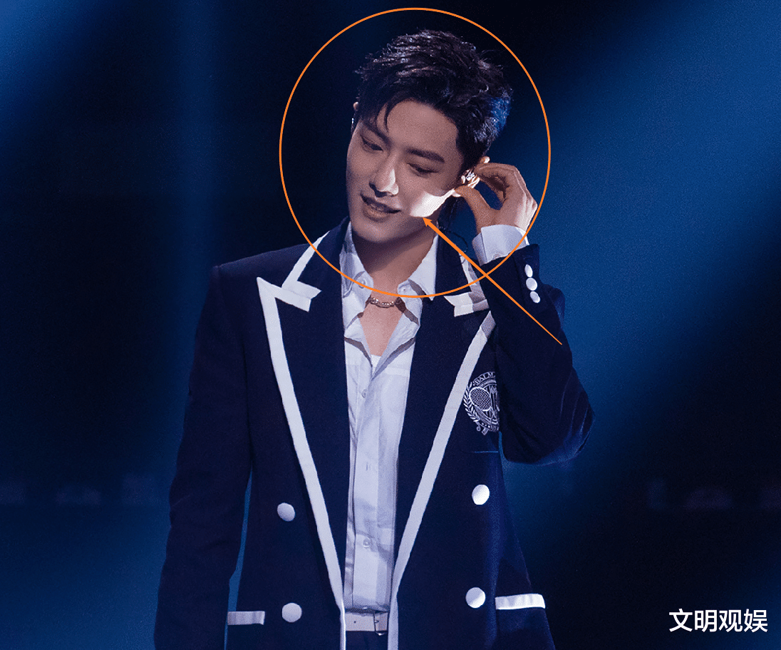 肖战|肖战不化妆就去晚会彩排，没有了妆容修饰，素颜状态让人看直眼