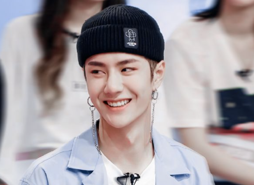 李幼斌|王一博凭什么一夜爆火?被对手撞飞后平息舆论,和顶流肖战捆绑